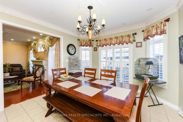 Additional image 13 of 37 Bluffwood Cres