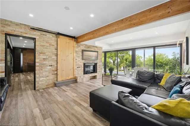 Additional image 27 of 33 Leslie Dr