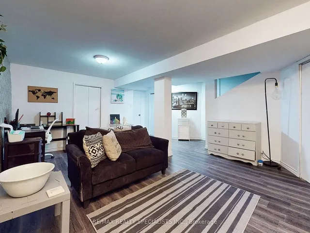 Additional image 29 of 8 Stephensen Crt