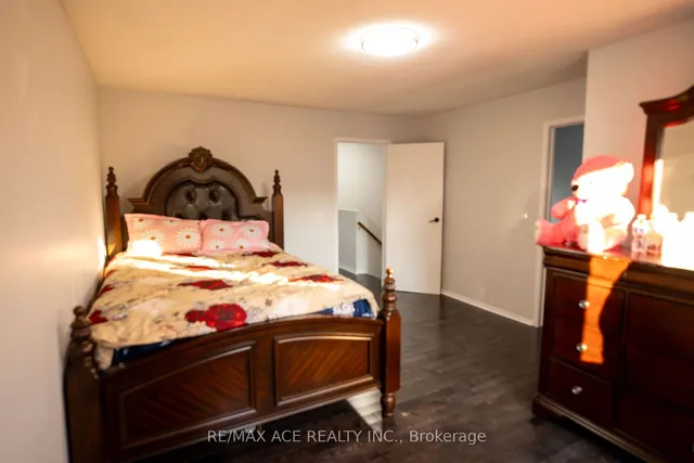 Additional image 19 of 47 John Stoner Dr