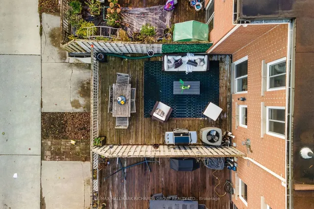 Additional image 34 of 17 Brick Crt