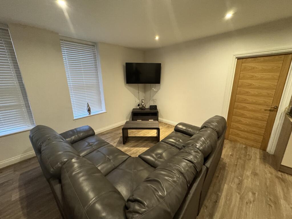 190 MINT DRIVE -JEWELLERY QUARTER - BIRMINGHAM B18 6EE