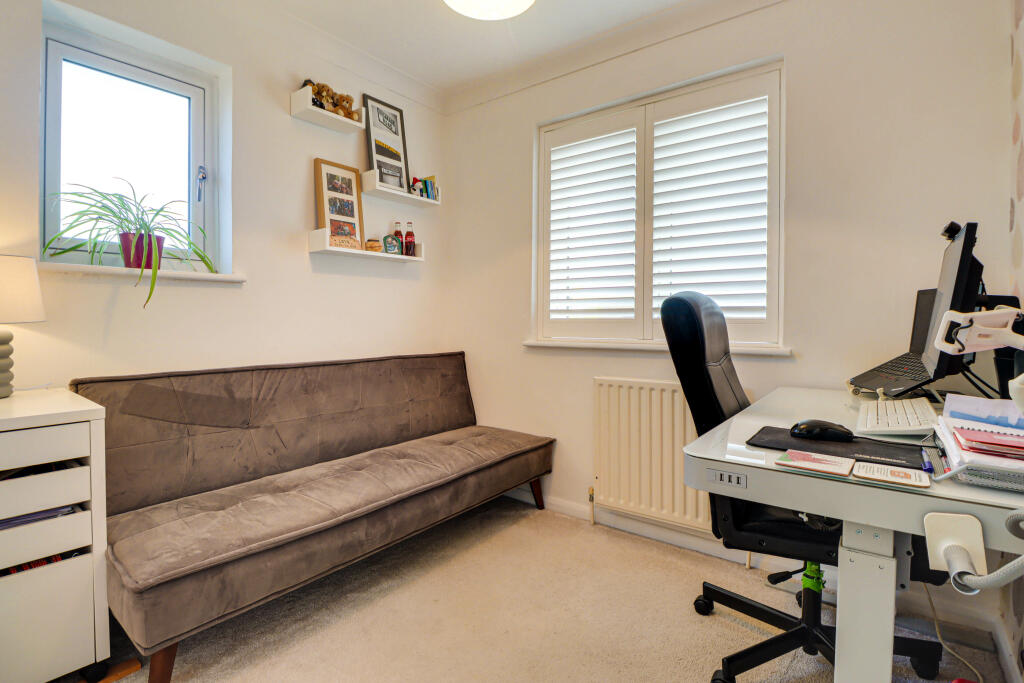 Additional image 15 of Springfield Crescent, Harpenden, Hertfordshire, AL5