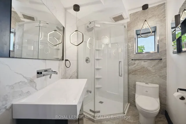 Additional image 22 of 33 LESLIE Dr