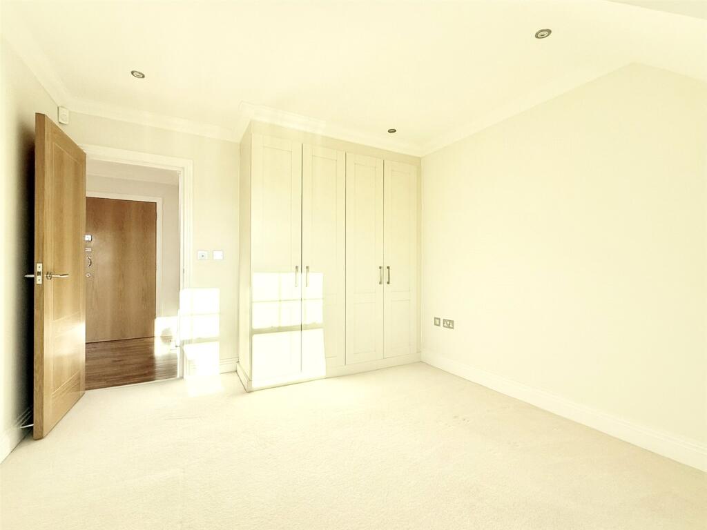 Additional image 12 of Georges Wood Road, Brookmans Park, Hertfordshire, AL9