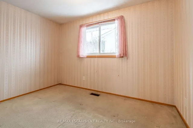 Additional image 25 of 44 CAPILANO Dr