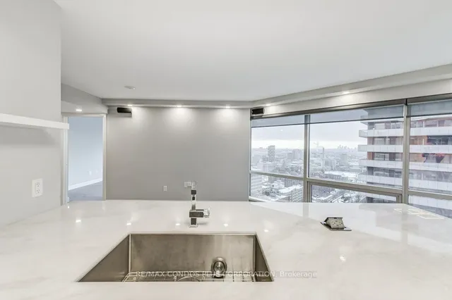 Additional image 14 of 1001 Bay St Unit 3211