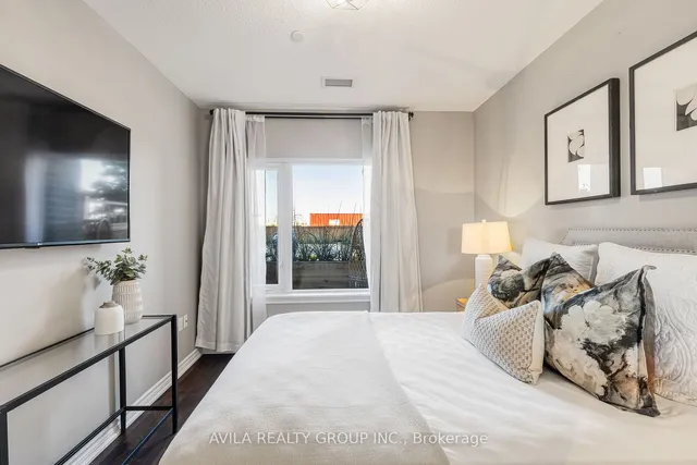 Additional image 20 of 716 Main St Unit 102