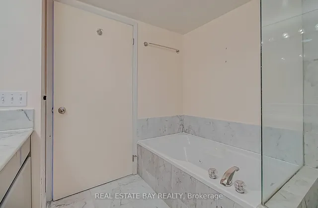 Additional image 22 of 50 Lombard St Unit 1005