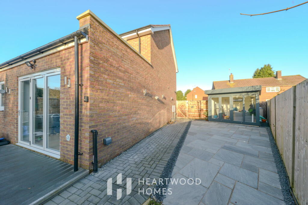 Additional image 23 of Summerfield Close, London Colney, St Albans AL2 1PT