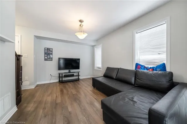 Additional image 11 of 289 Casson Point