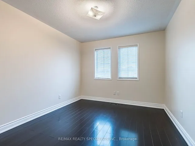 Additional image 22 of 25 Commodore Dr