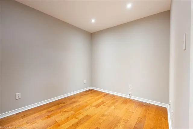 Additional image 16 of 4000 Creekside Dr Unit 207