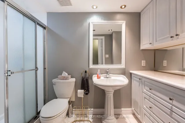 Additional image 23 of 500 Green Rd Unit 1415