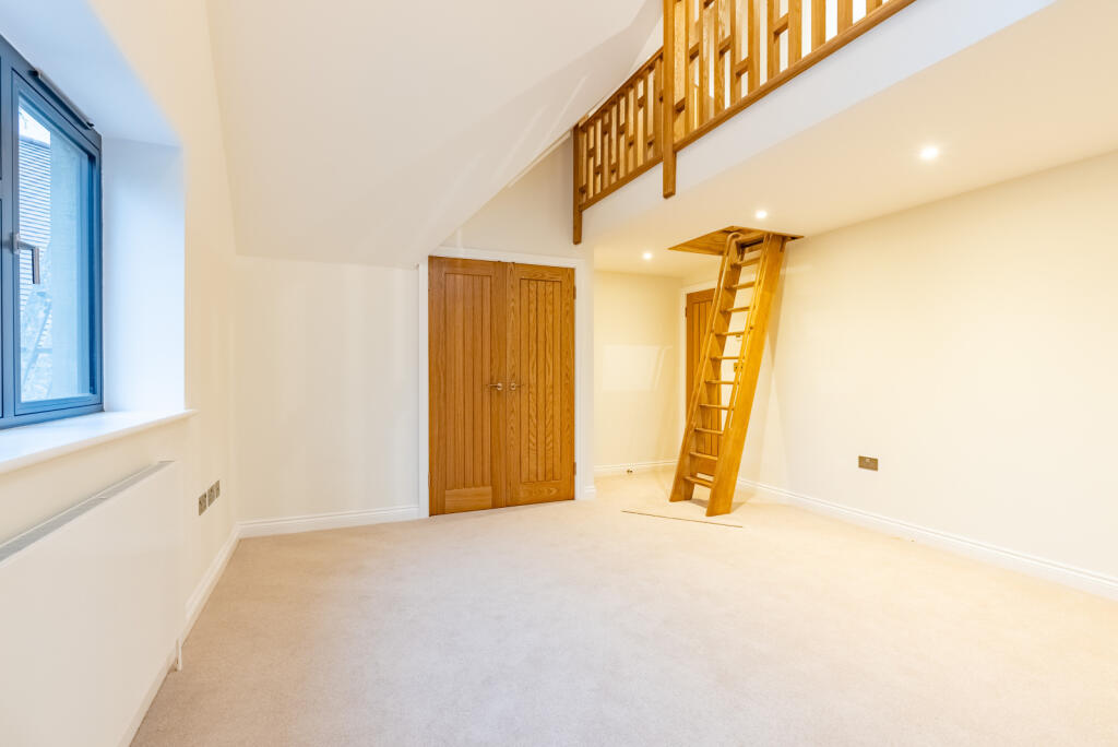 Additional image 31 of Oakridge, Drop Lane, Bricket Wood, St Albans, AL2