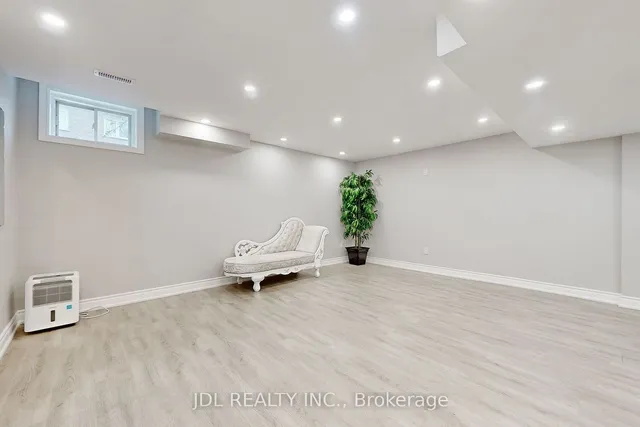 Additional image 31 of 2020 Quinte St