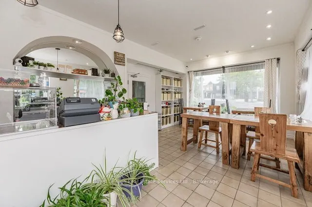 Additional image 27 of 925 King St