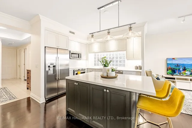 Additional image 16 of 8 Sultan St Unit 301