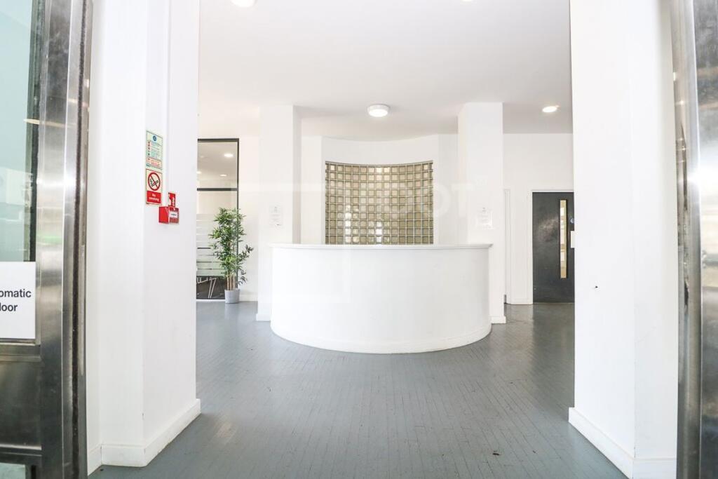 Additional image 4 of COLONNADE HOUSE INCLUDES ELECTRIC + WATER BILLS