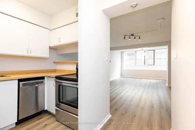 Additional image 19 of 633 Bay St Unit 606