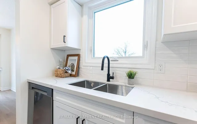 Additional image 5 of 29 Featherwood Cres