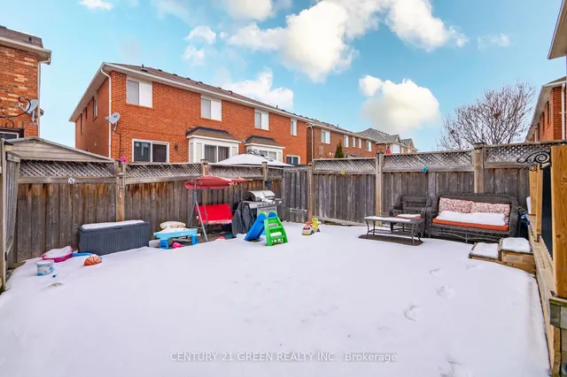 Additional image 30 of 843 Gifford Cres