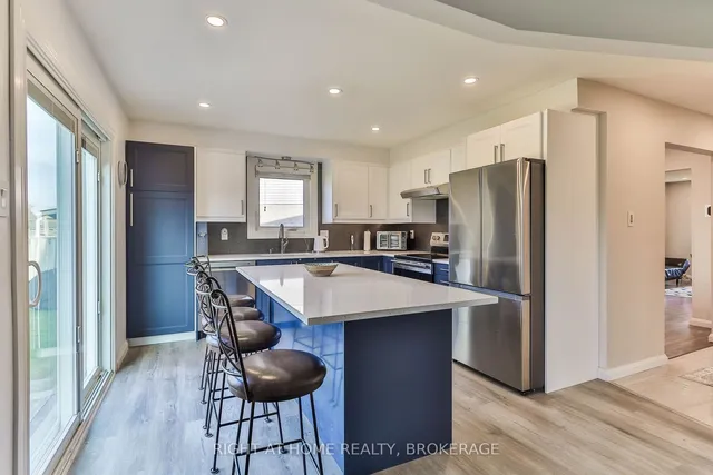 Additional image 15 of 2 Desantis Crt