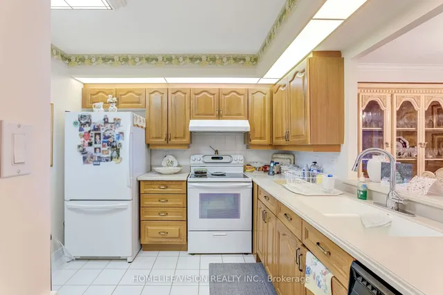 Additional image 12 of 10 Guildwood Pkwy Unit 418