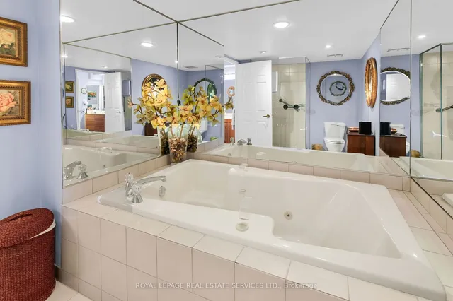 Additional image 33 of 130 Carlton St Unit 609