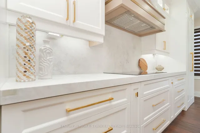 Additional image 14 of 39 Huntspoint Dr