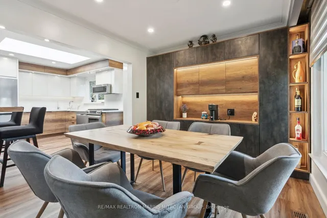 Additional image 10 of 21 Toynbee Tr