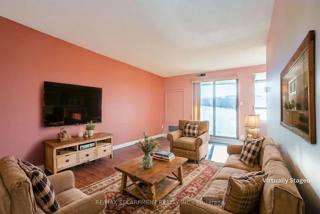 Additional image 6 of 8 Village Green Unit 612