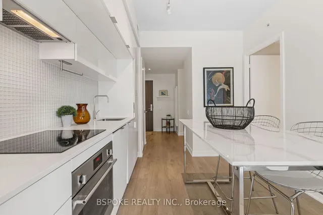 Additional image 11 of 185 Roehampton Ave Unit 2912