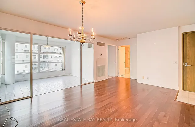 Additional image 17 of 50 Lombard St Unit 1005