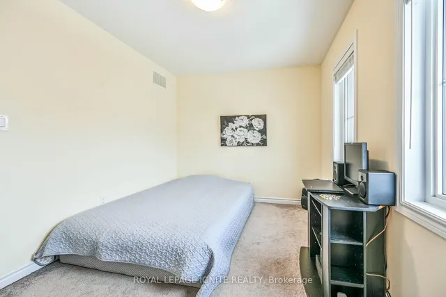 Additional image 25 of 20 Queen Mary Blvd