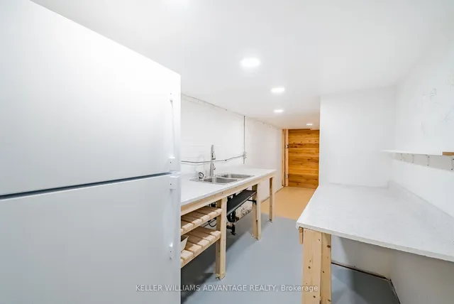 Additional image 27 of 462&464 Sammon Ave