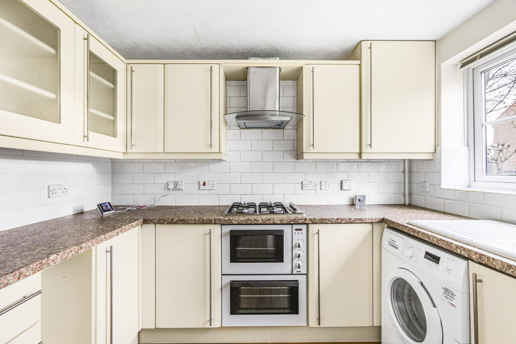 Additional image 3 of Salmon Close, Welwyn Garden City, Hertfordshire, AL7