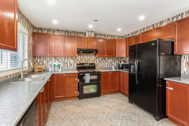 Additional image 14 of 1015 Vickerman Way