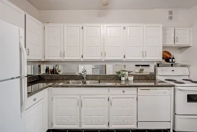 Additional image 16 of 5250 Lakeshore Rd Unit 603