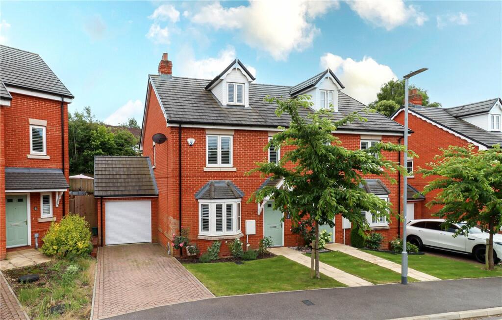 Neville Close, St. Albans, Hertfordshire, AL3