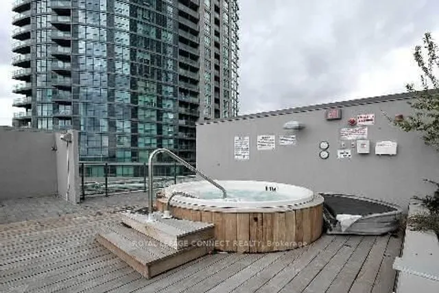 Additional image 30 of 215 Fort York Blvd Unit 703