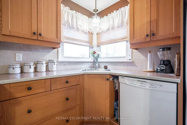 Additional image 10 of 35 Wildewood Ave