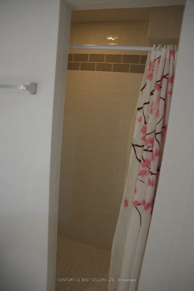 Additional image 34 of 436 Tyrone Cres