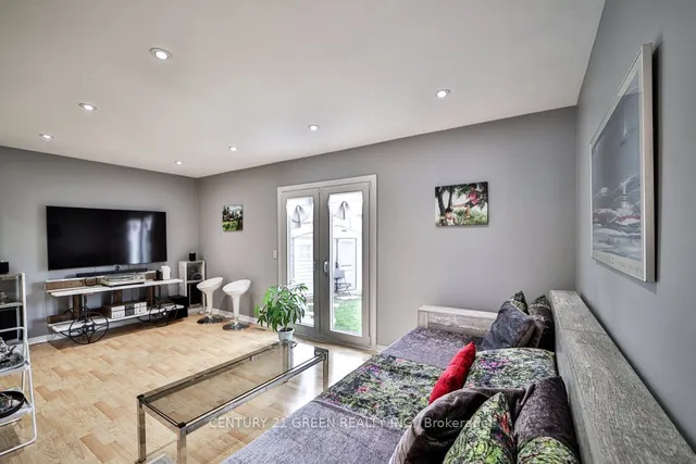 Additional image 2 of 79 Warwick Castle Crt