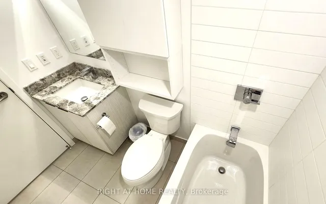 Additional image 20 of 501 Yonge St Unit 2704