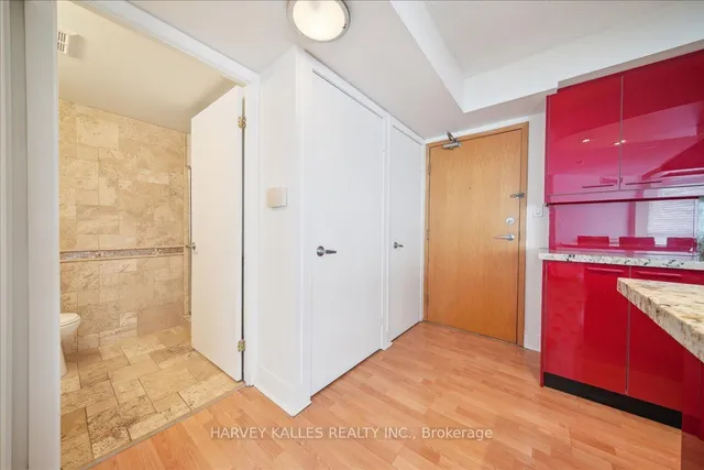 Additional image 5 of 550 Queens Quay Unit 809