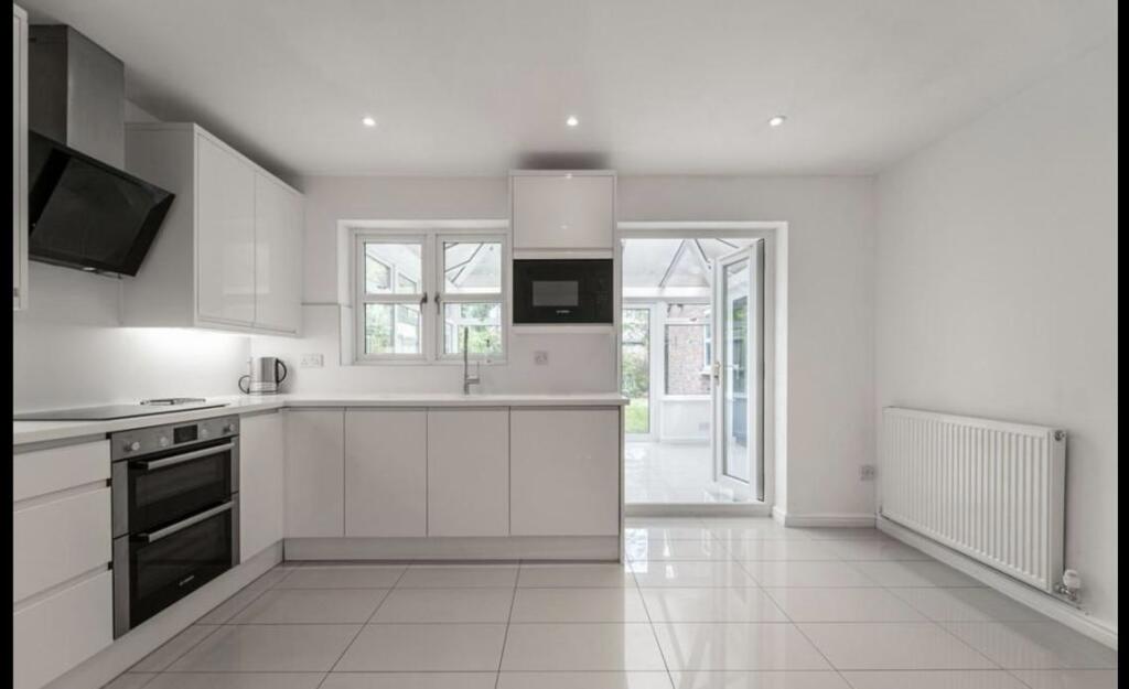 Additional image 4 of Dickens Heath Road, Solihull