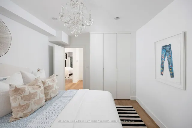 Additional image 16 of 19 Woodlawn Ave