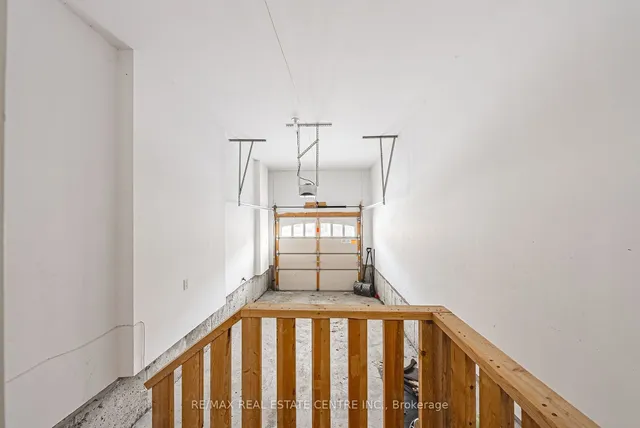 Additional image 37 of 23 Little Britain Cres