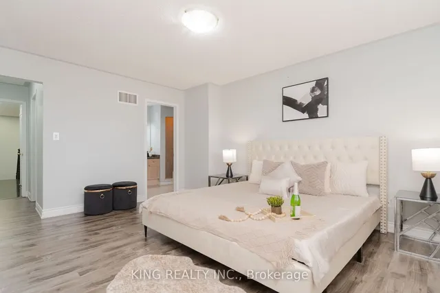 Additional image 22 of 54 COACHLIGHT Cres